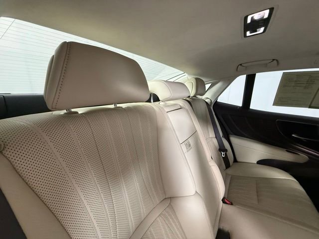 Used 2018 Lexus LS 500 w/ Interior Upgrade Package RWD image 23