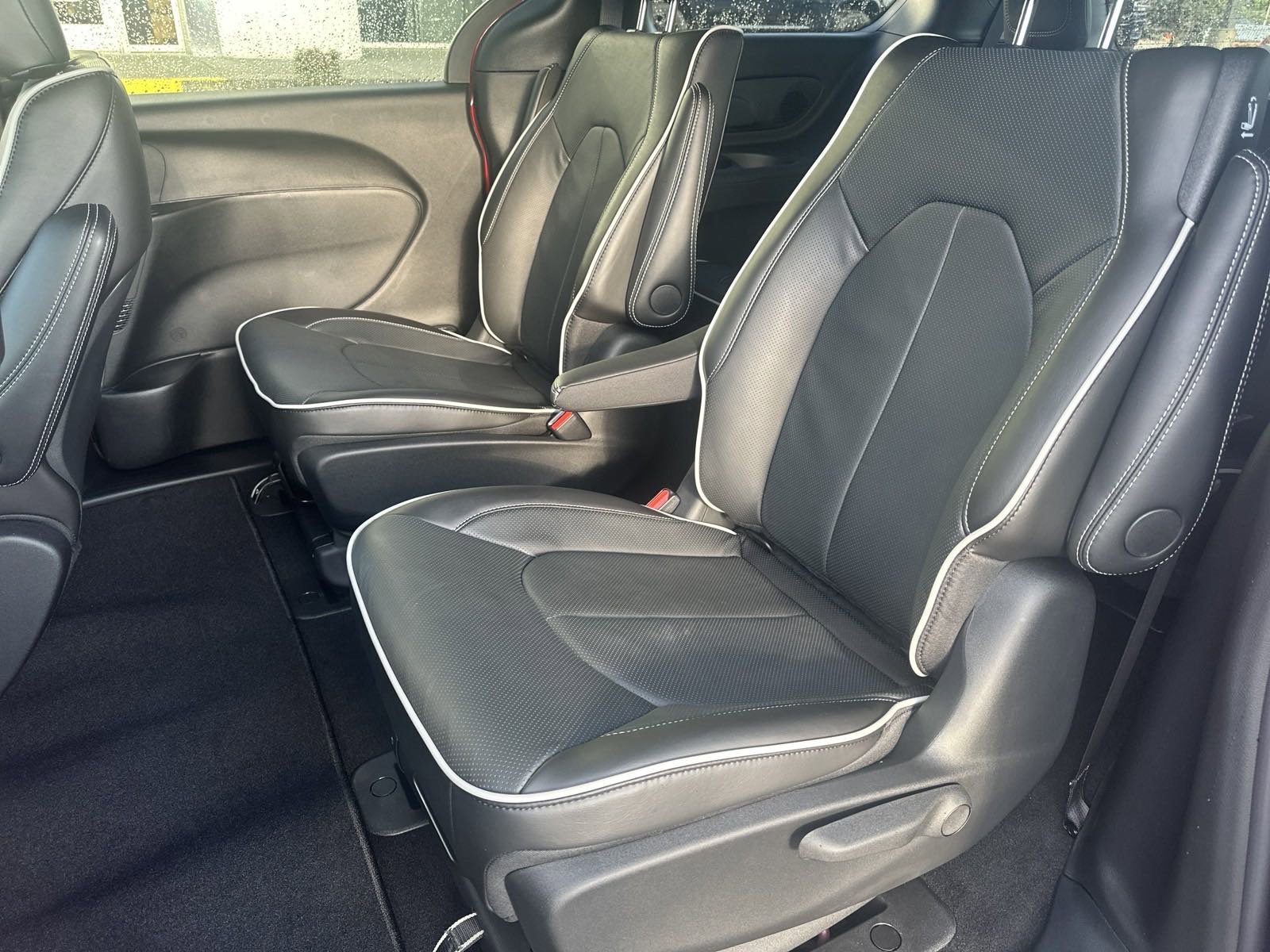 New 2024 Chrysler Pacifica Premium FWD image 18