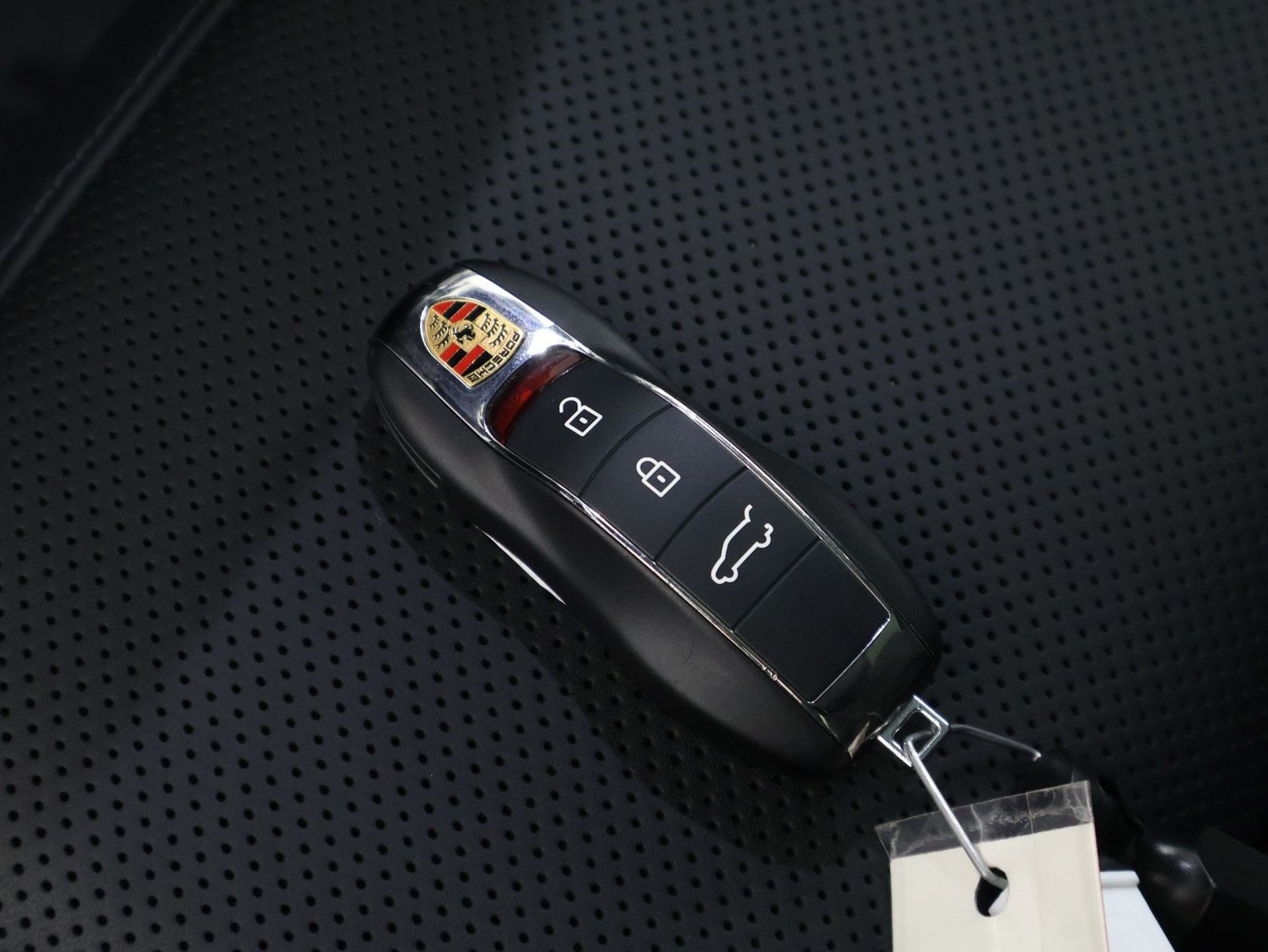 Certified 2026 Porsche Macan Turbo AWD/4WD image 34