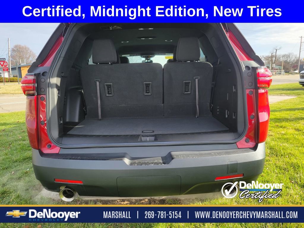 Used 2023 Chevrolet Traverse LT image 20