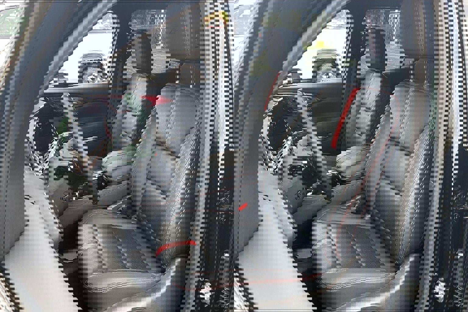 Used 2024 Chevrolet Traverse RS image 23