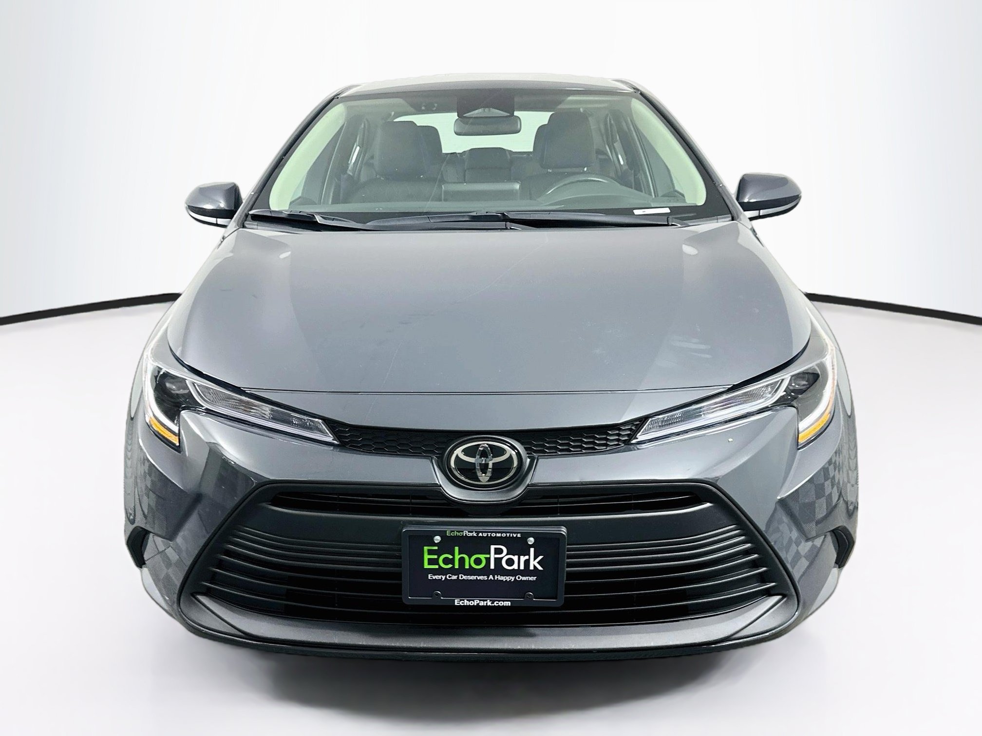 Used 2025 Toyota Corolla LE FWD image 2