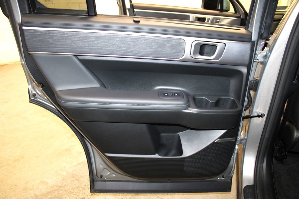 Used 2024 Hyundai Santa Fe Limited image 37