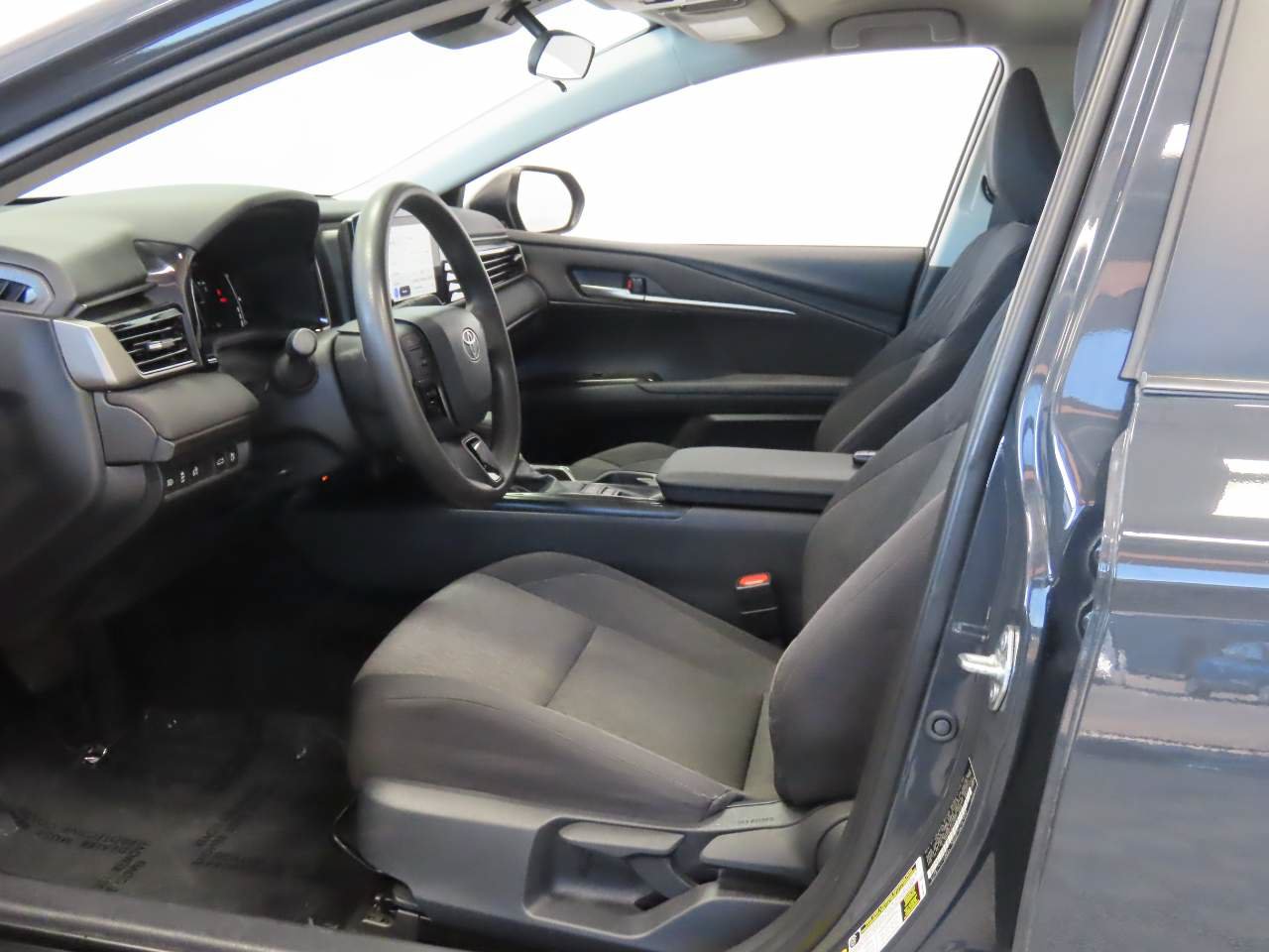 Used 2025 Toyota Camry LE FWD image 14