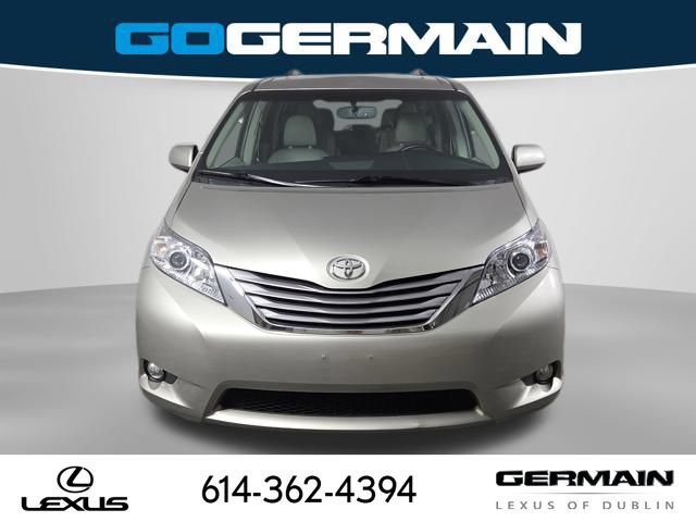 Used 2015 Toyota Sienna XLE FWD image 2
