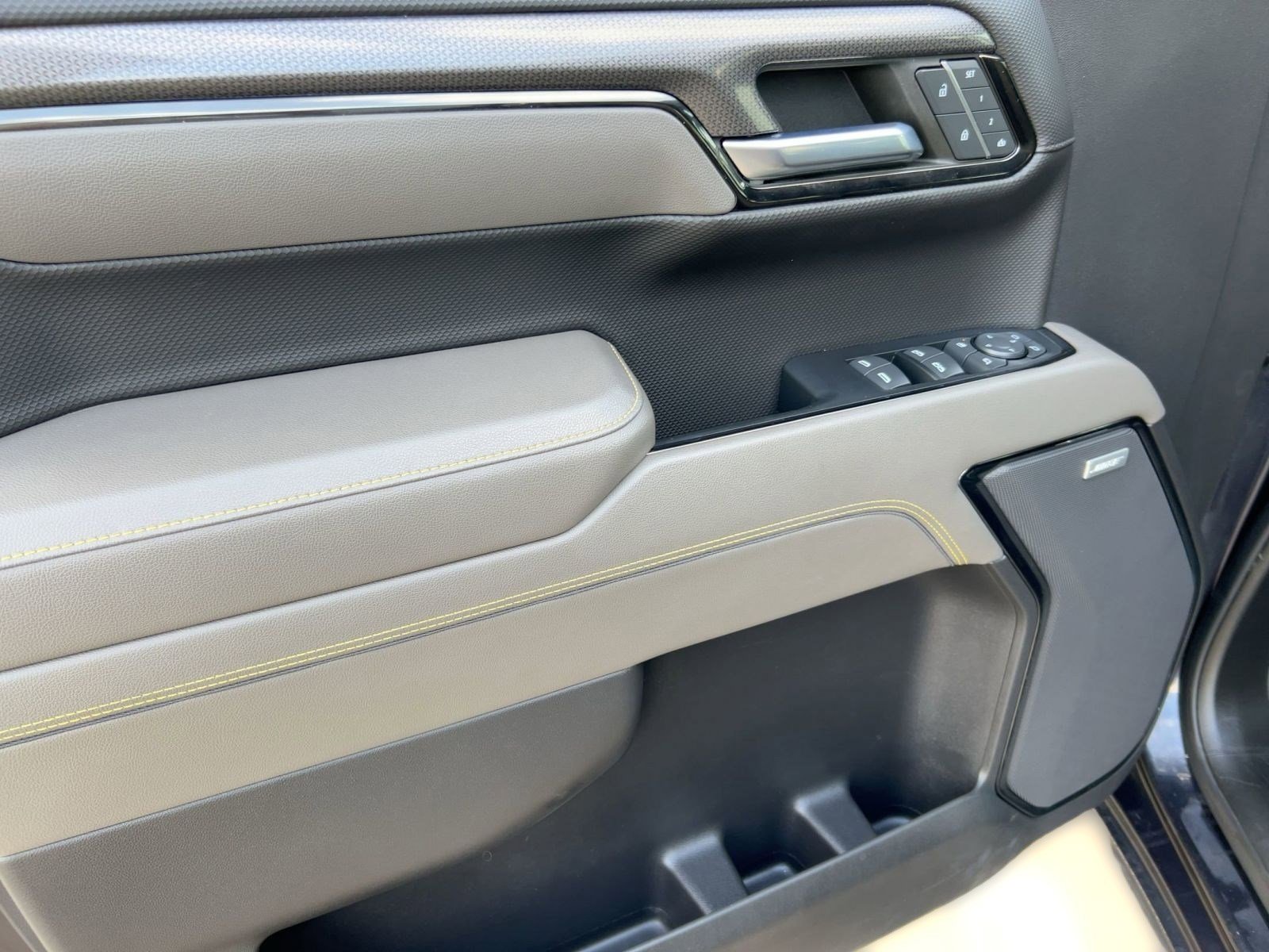 Used 2023 Chevrolet Silverado 1500 ZR2 w/ Technology Package image 12