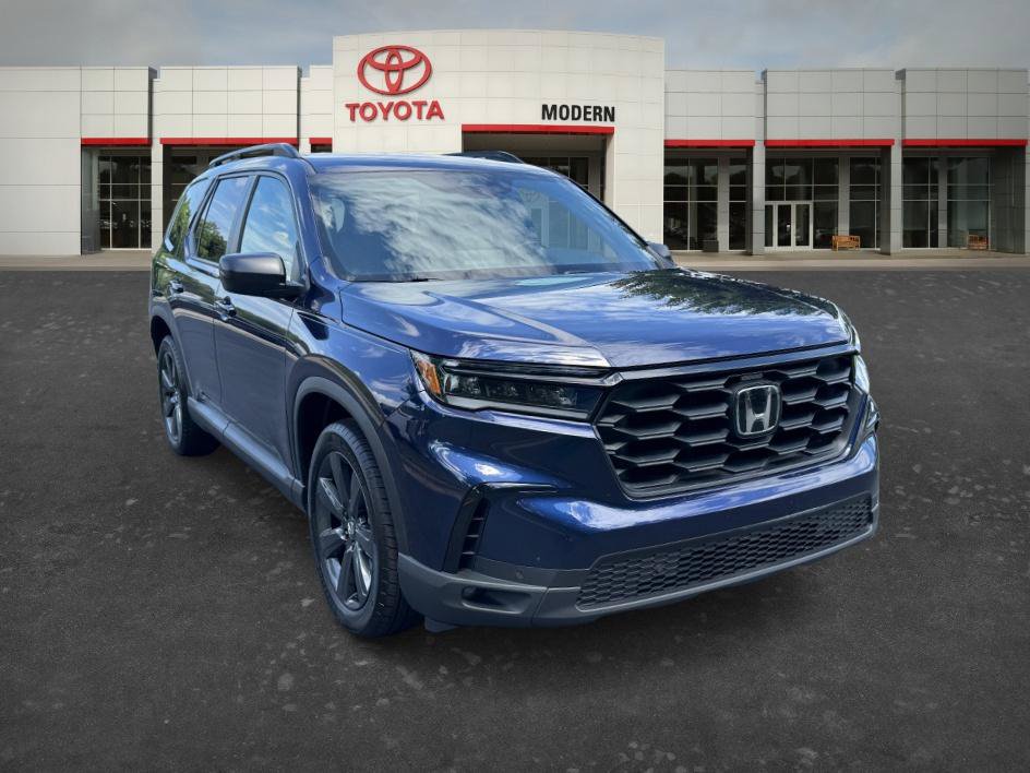 Used 2025 Honda Pilot Sport image 3