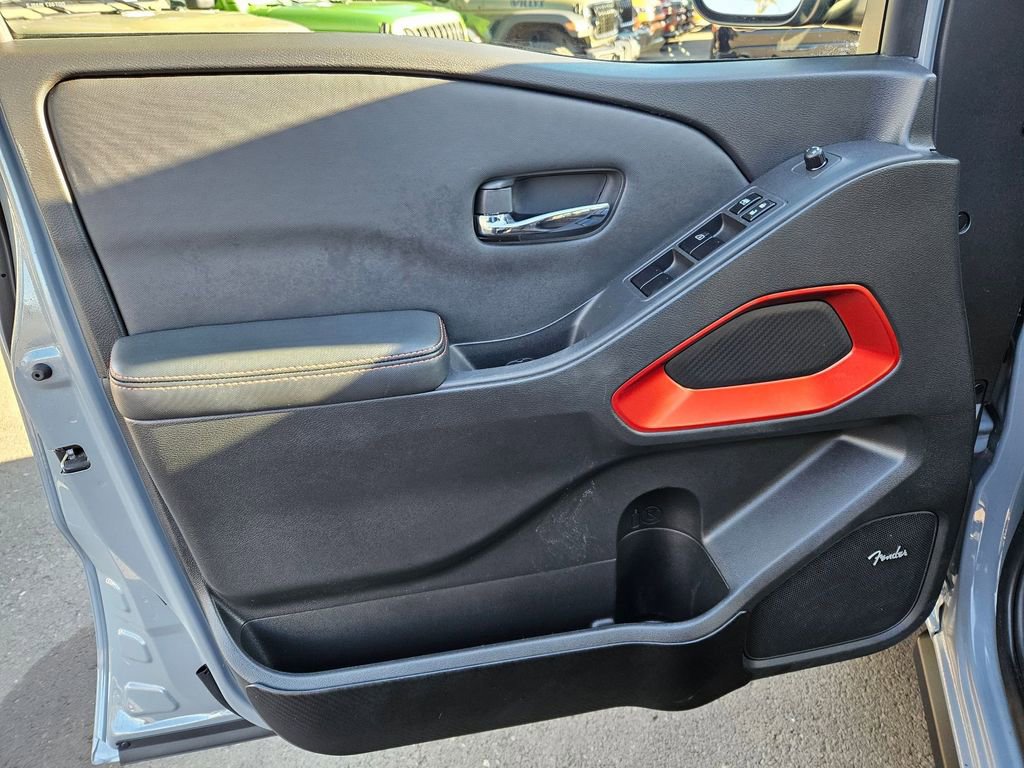 Used 2023 Nissan Frontier PRO-4X w/ Pro Convenience Package image 11