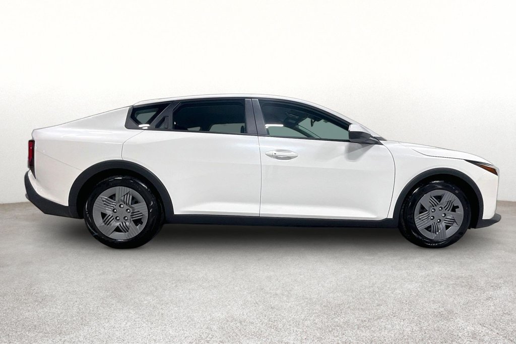 New 2026 Kia K4 FWD image 8