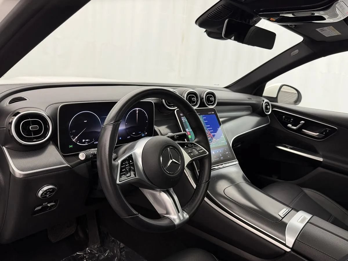 Used 2024 Mercedes-Benz GLC 300 4MATIC image 7