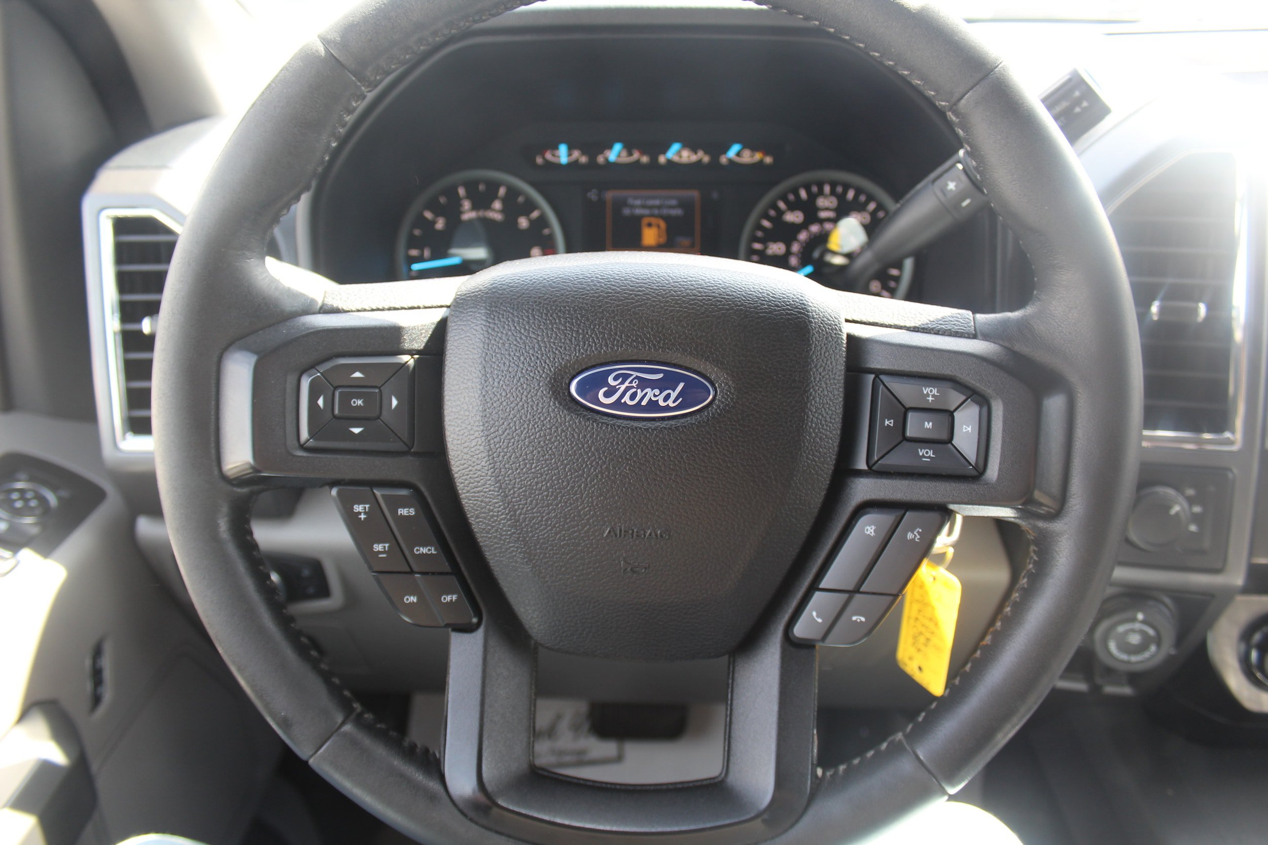 Used 2017 Ford F150 XLT w/ Equipment Group 302A Luxury AWD/4WD image 8