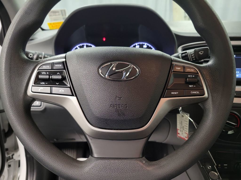 Used 2022 Hyundai Accent SE image 18