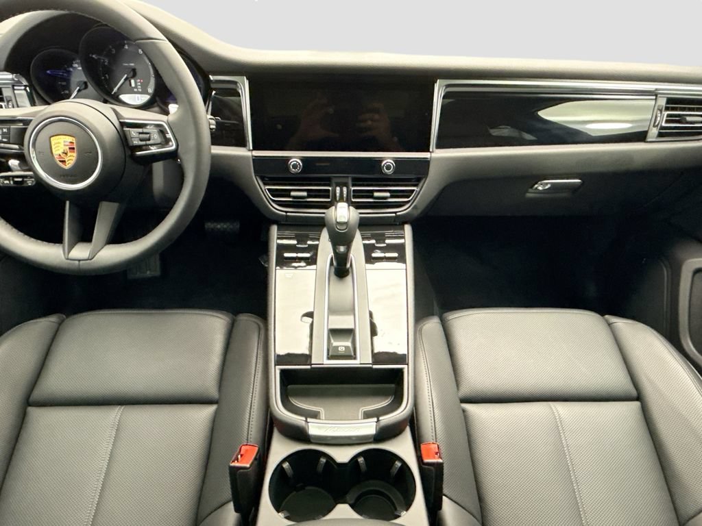 Used 2026 Porsche Macan AWD/4WD image 15