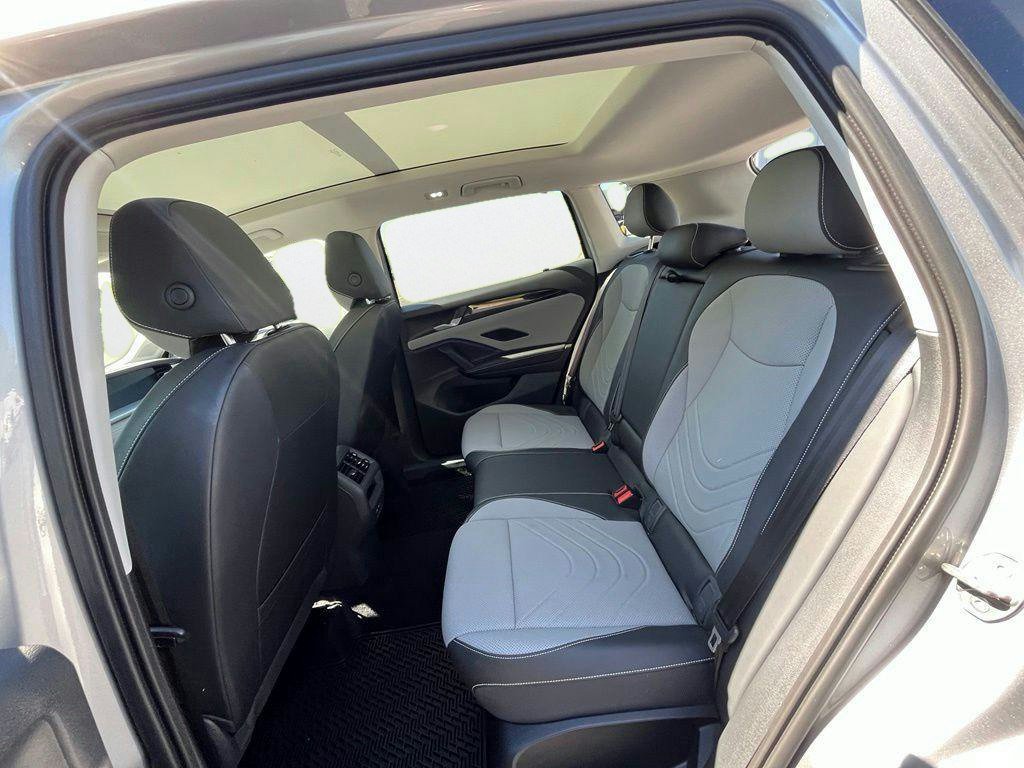 Certified 2026 Volkswagen Tiguan SE AWD/4WD image 25