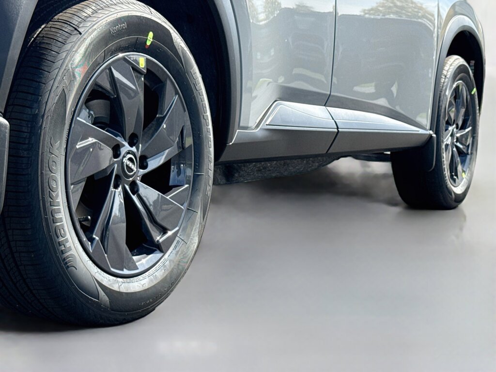 New 2027 Nissan Rogue SV AWD/4WD image 15