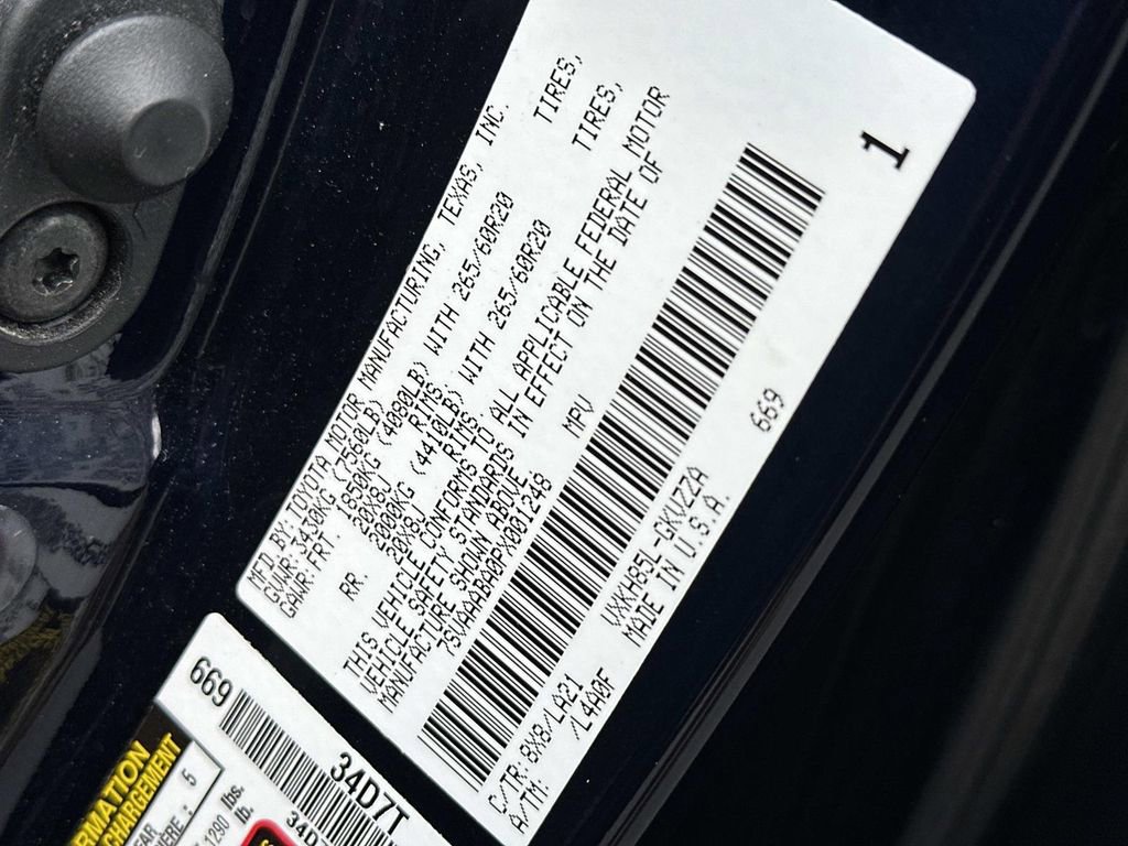 Used 2023 Toyota Sequoia Platinum AWD/4WD image 19