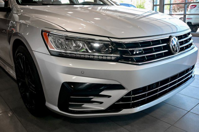 Used 2019 Volkswagen Passat 2.0T SE R-Line FWD image 10