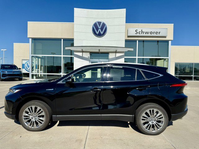 Used 2021 Toyota Venza XLE w/ Softex Package image 1