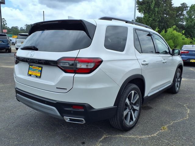 Used 2025 Honda Pilot Touring image 2