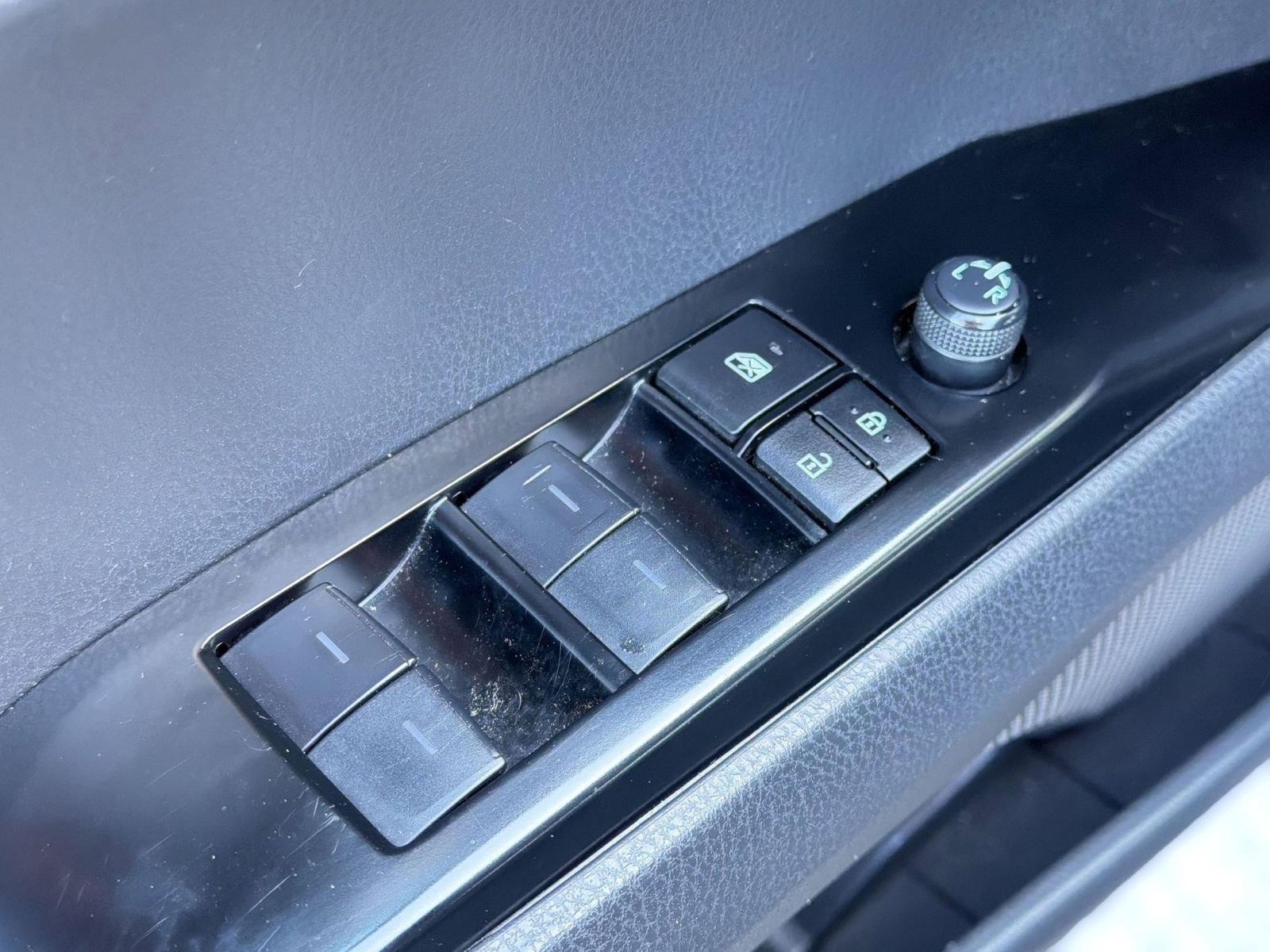 Used 2025 Toyota Camry SE FWD image 20