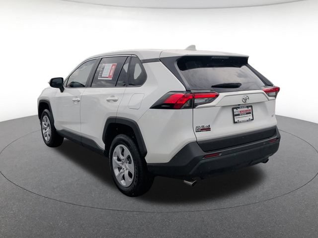 Used 2024 Toyota RAV4 LE FWD image 4