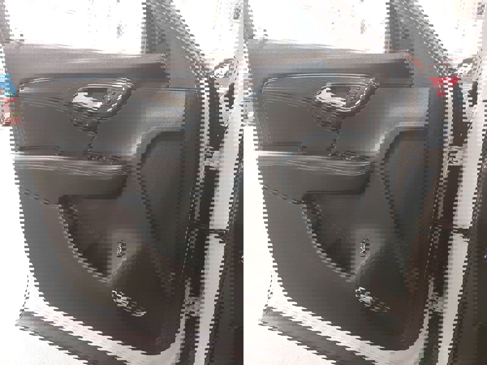 Used 2022 Buick Envision Essence w/ Technology Package II image 28