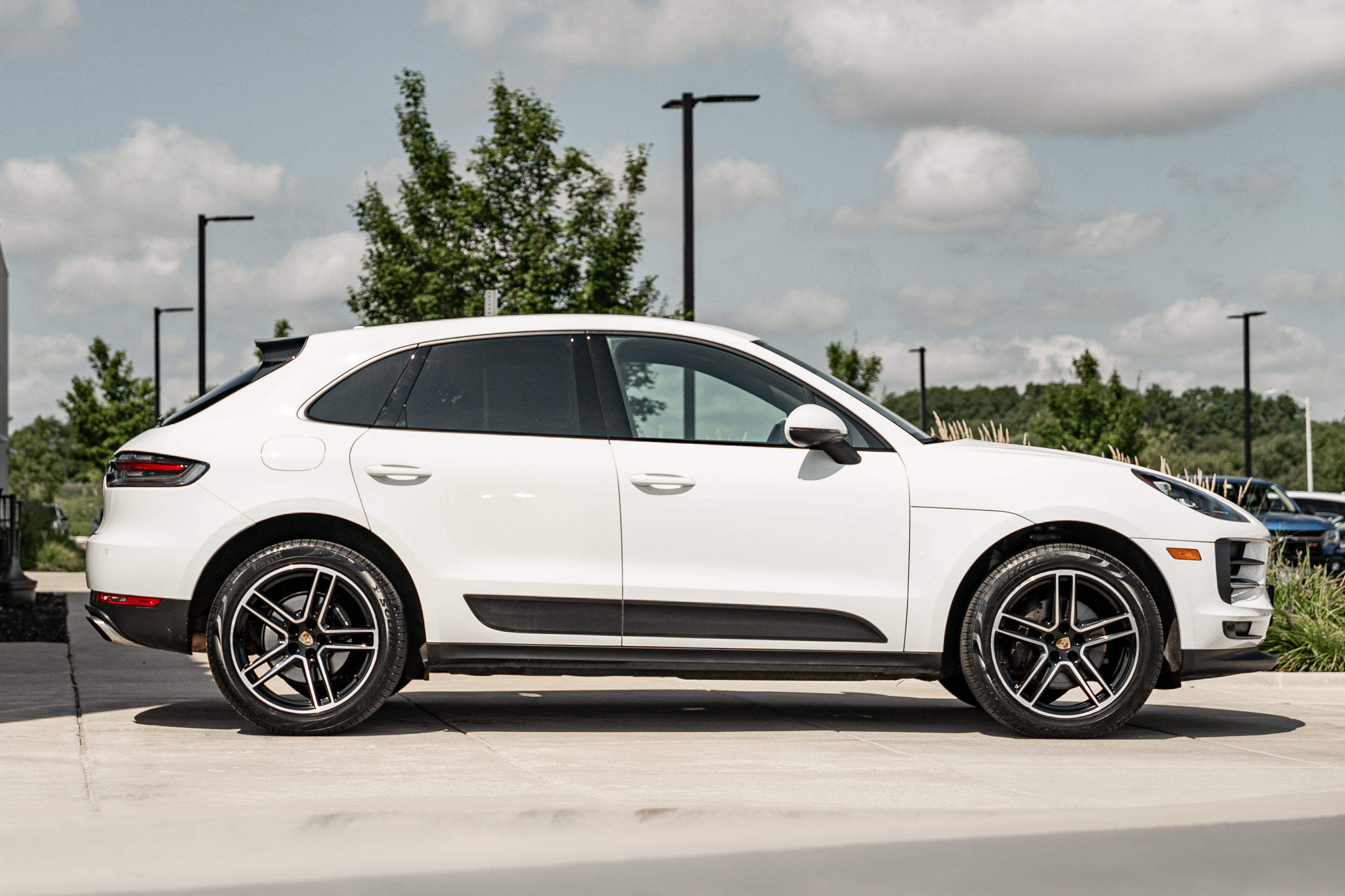 Used 2019 Porsche Macan AWD/4WD image 3