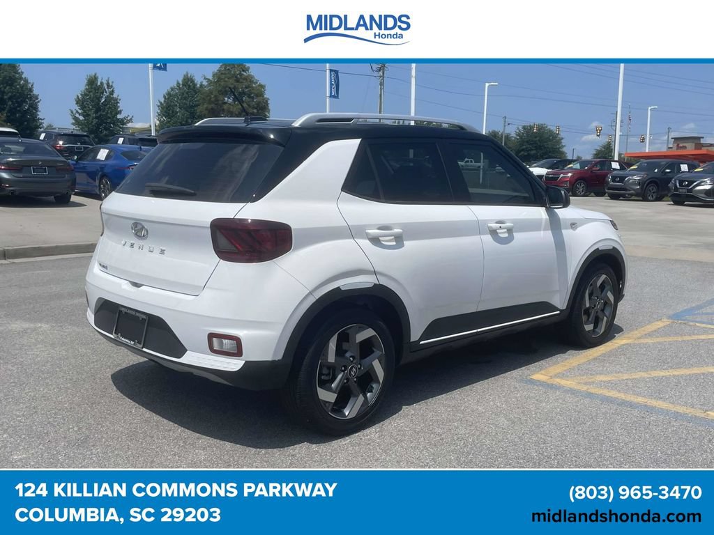 Used 2023 Hyundai Venue Limited FWD image 6