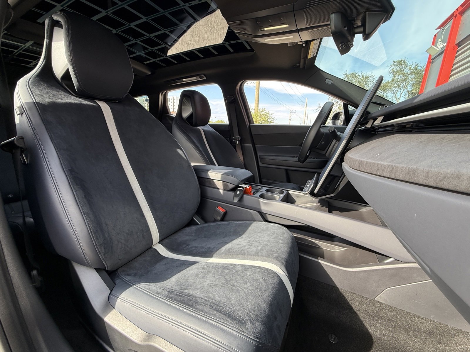 Used 2023 Fisker Ocean Extreme image 18