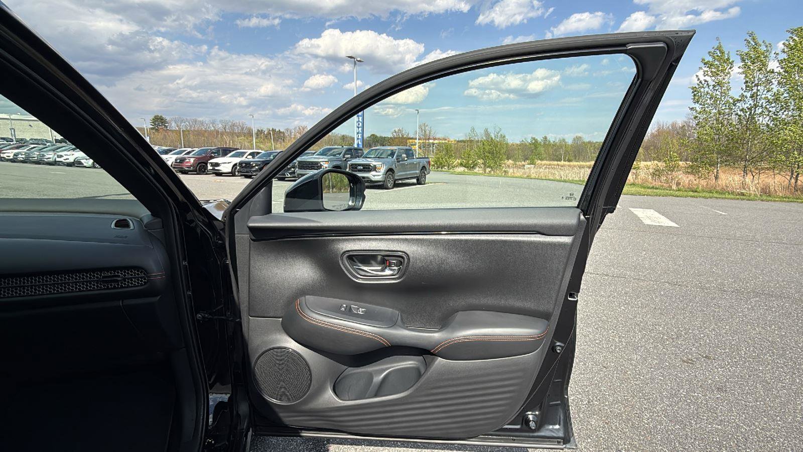 Used 2024 Honda HR-V Sport image 16