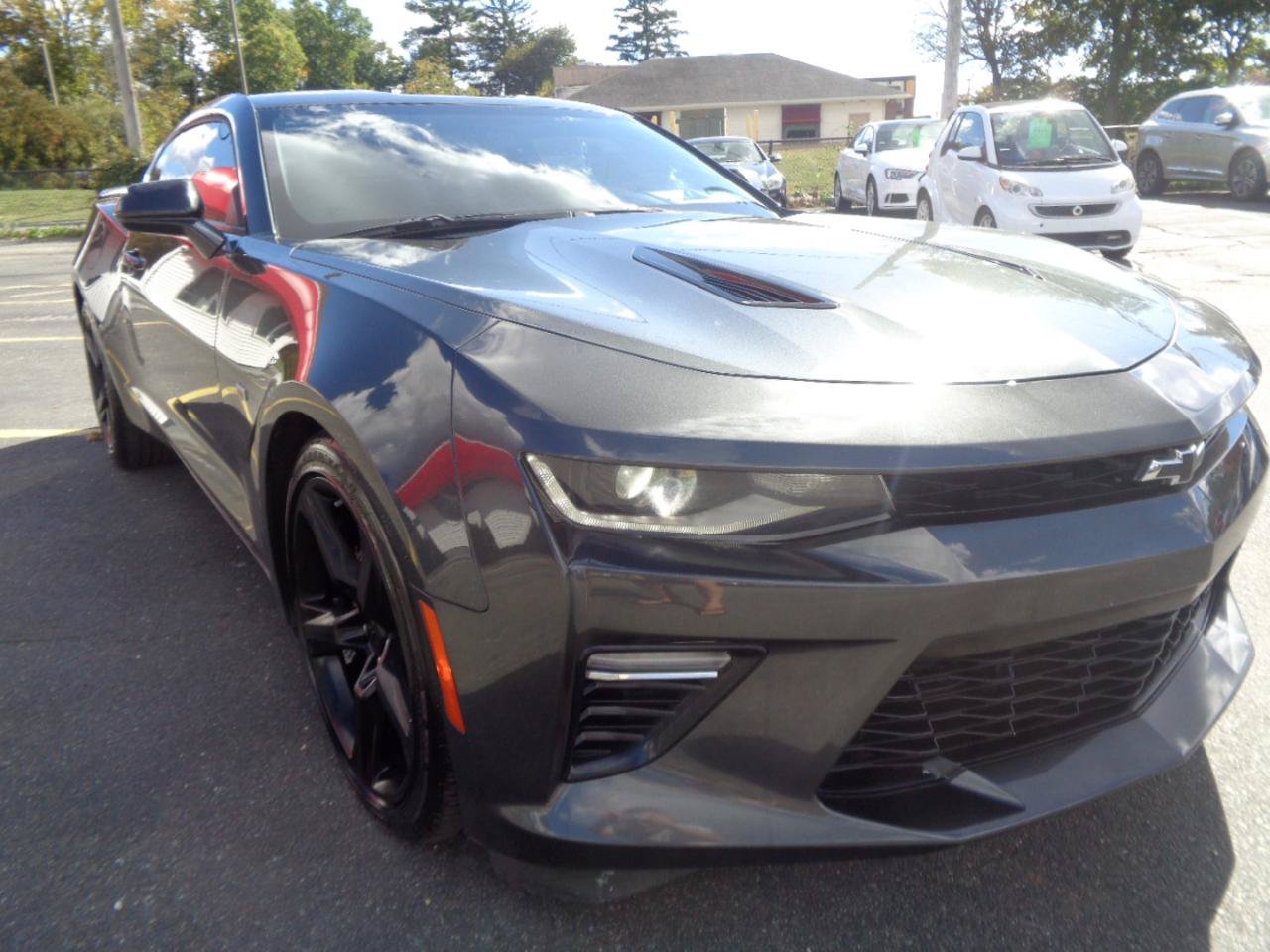 Used 2018 Chevrolet Camaro SS RWD image 15