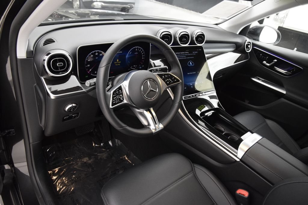 Used 2025 Mercedes-Benz GLC 350e 4MATIC image 19