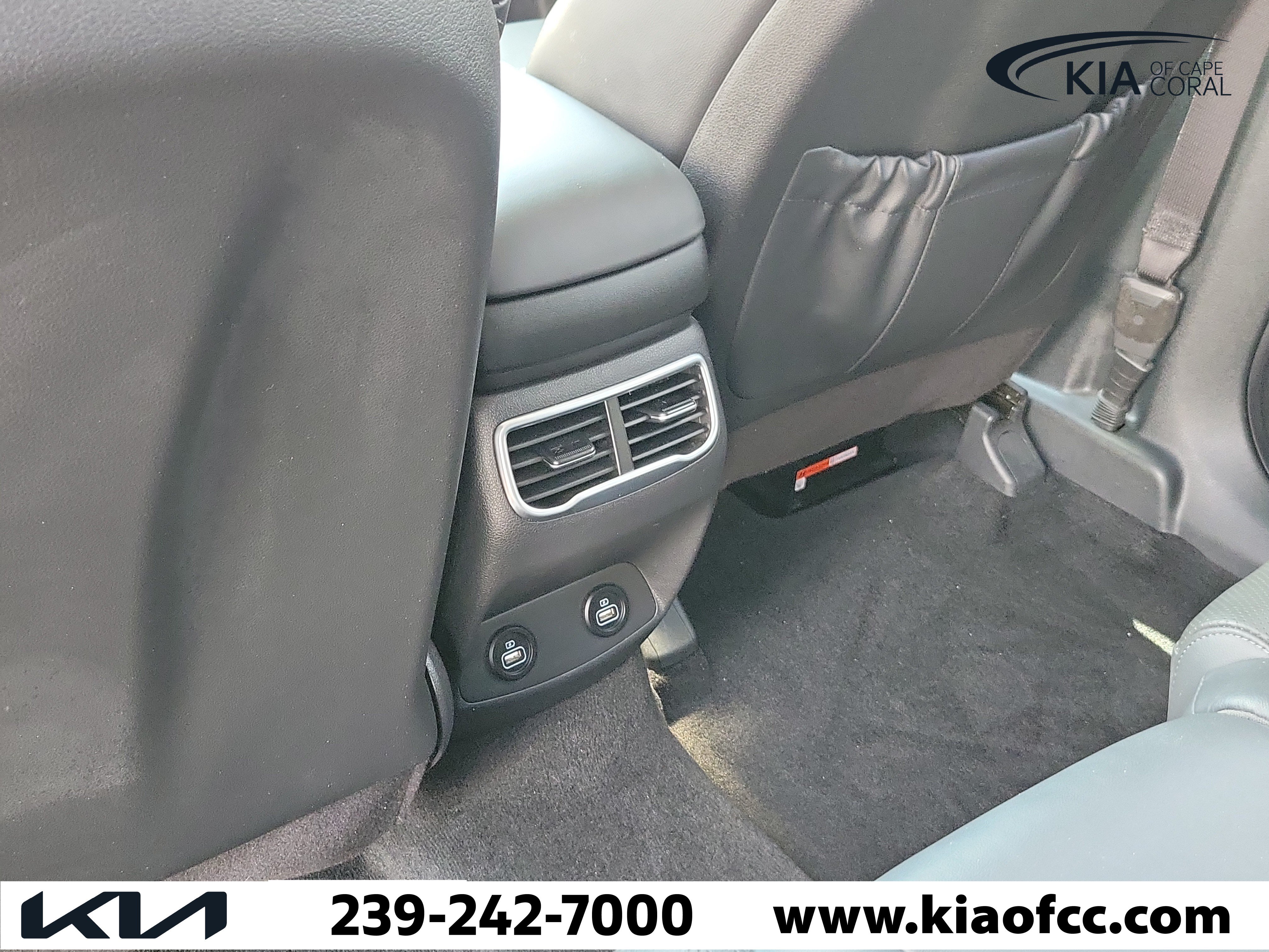 Used 2021 Hyundai Santa Fe SEL w/ Convenience + Premium Package FWD image 14
