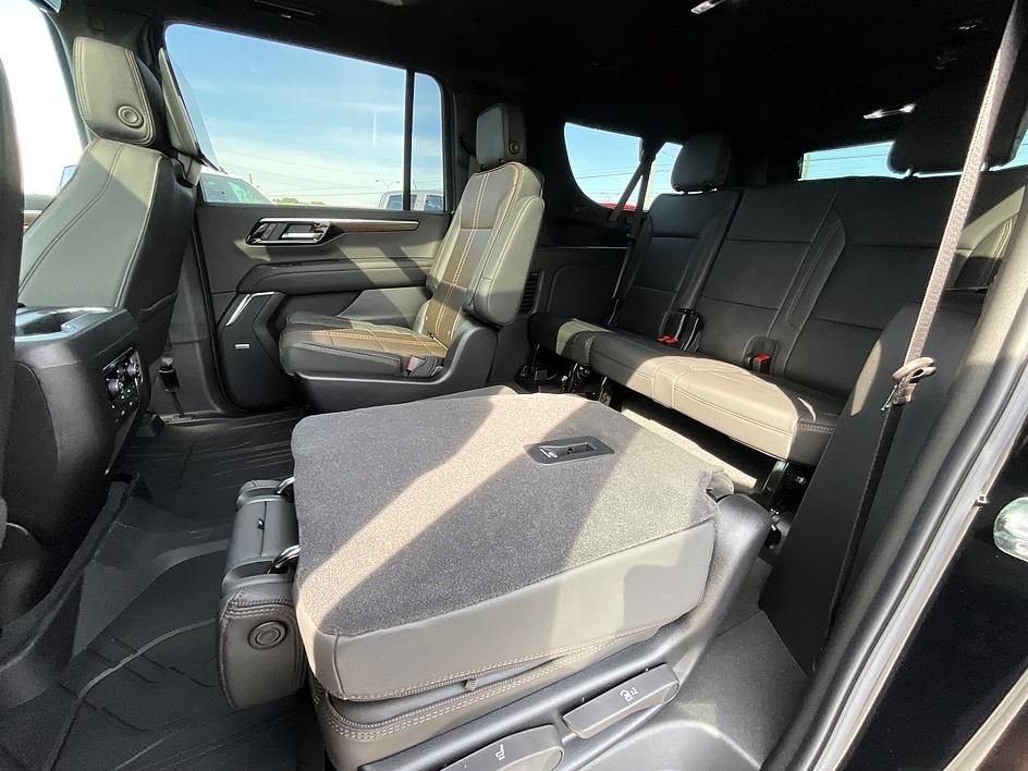 New 2026 Chevrolet Suburban High Country AWD/4WD image 40