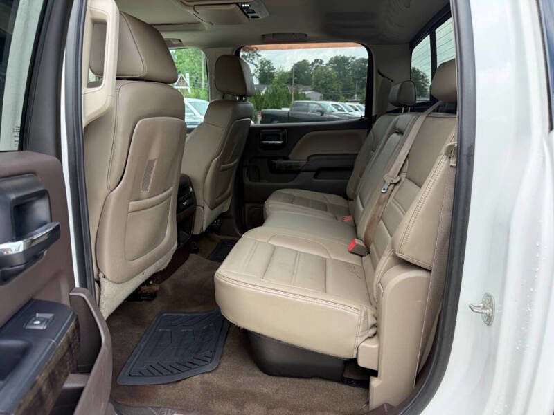 Used 2015 GMC Sierra 2500 Denali w/ Duramax Plus Package AWD/4WD image 9
