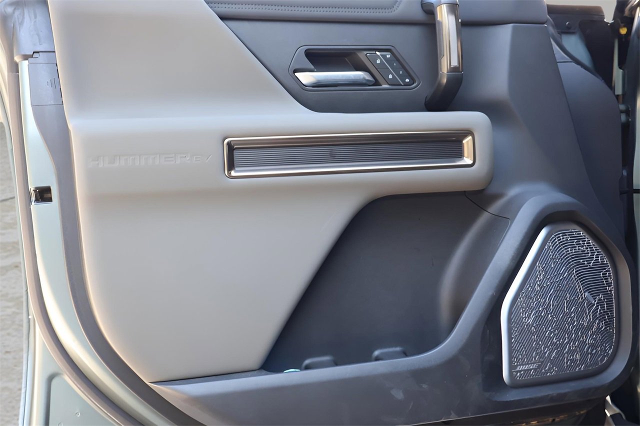 Used 2024 GMC Hummer EV 3X w/ Extreme Off-Road Package image 9