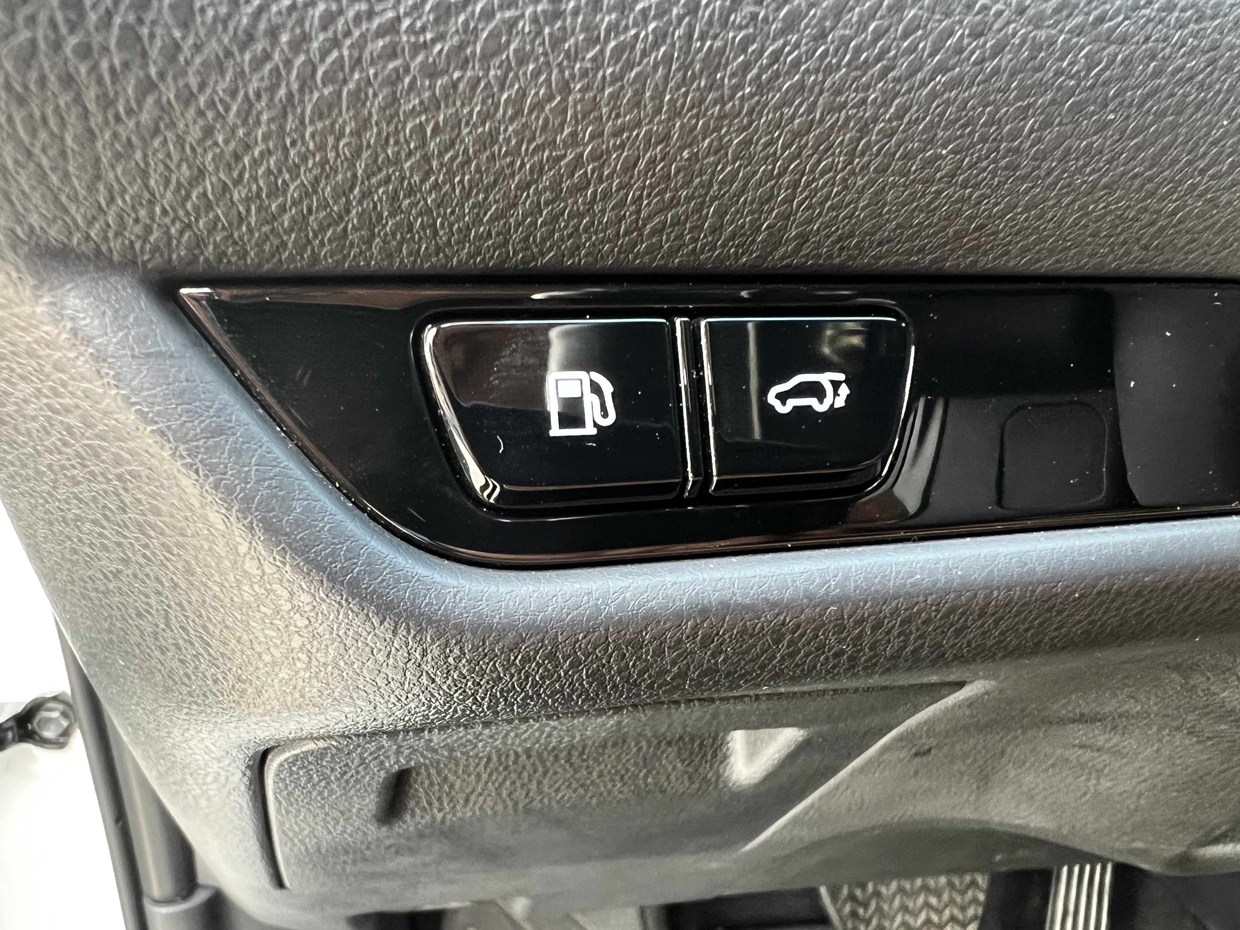 Used 2025 Lexus NX 250 FWD w/ Towing Package (2000 Lbs) image 15