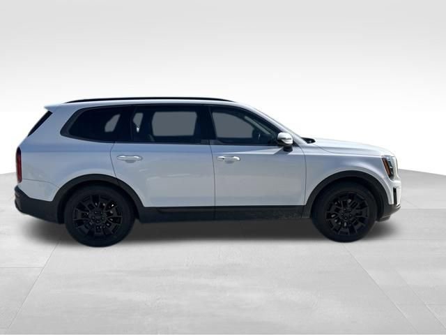 Used 2021 Kia Telluride SX w/ SX Prestige Package image 2