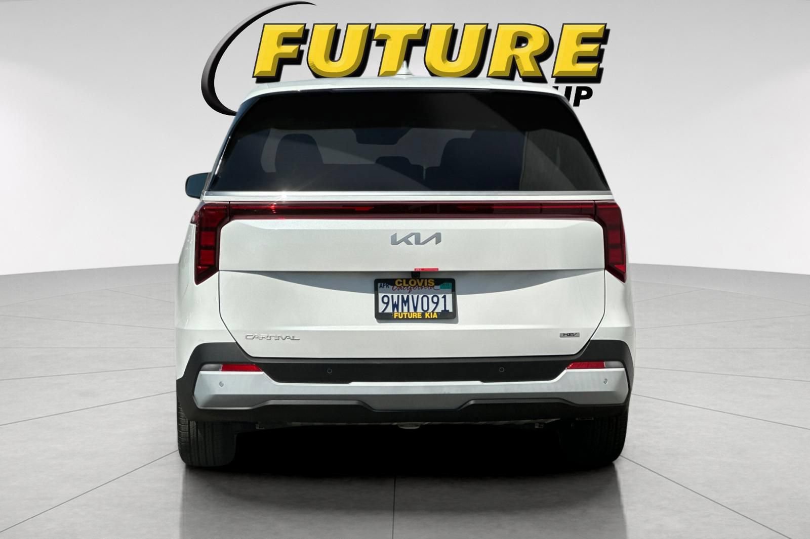 Used 2026 Kia Carnival LXS FWD image 5