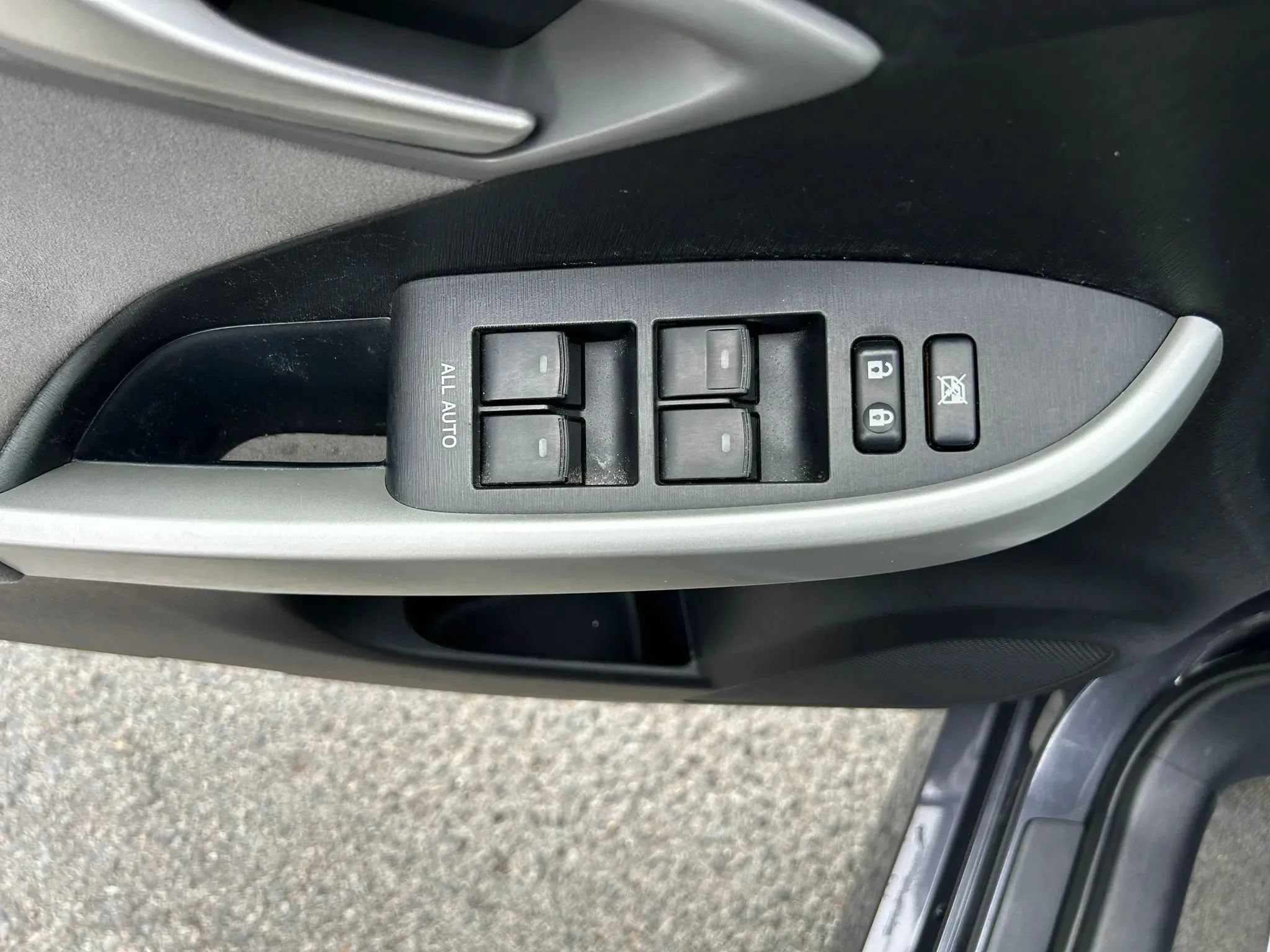 Used 2015 Toyota Prius Two FWD image 16