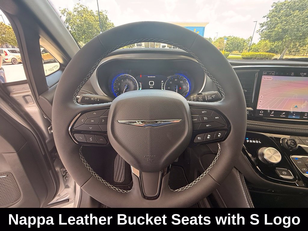 New 2026 Chrysler Pacifica Limited w/ Uconnect Theater Family Group FWD image 23