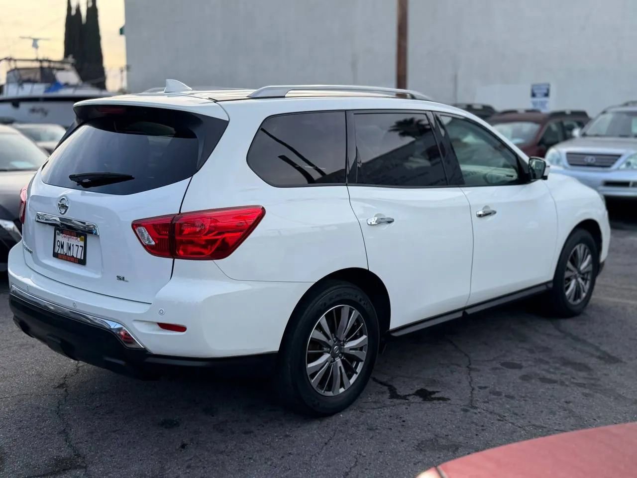 Used 2019 Nissan Pathfinder SL image 16