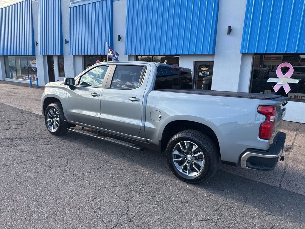 Used 2025 Chevrolet Silverado 1500 LT AWD/4WD image 11