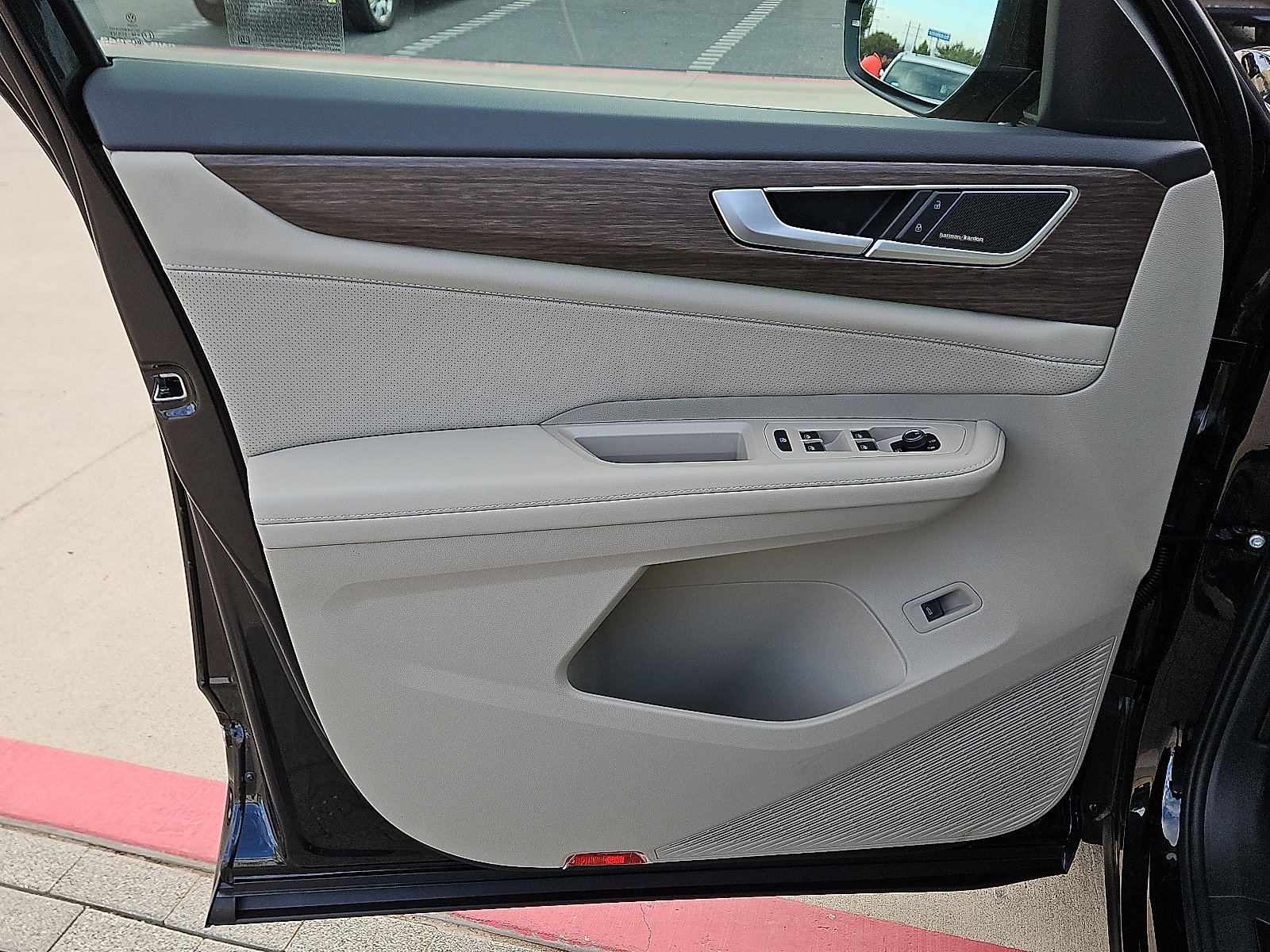 New 2026 Volkswagen Atlas SEL Premium R-Line image 16