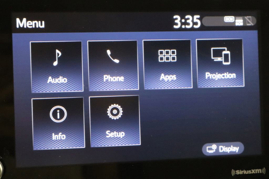 Used 2021 Toyota Highlander L image 32