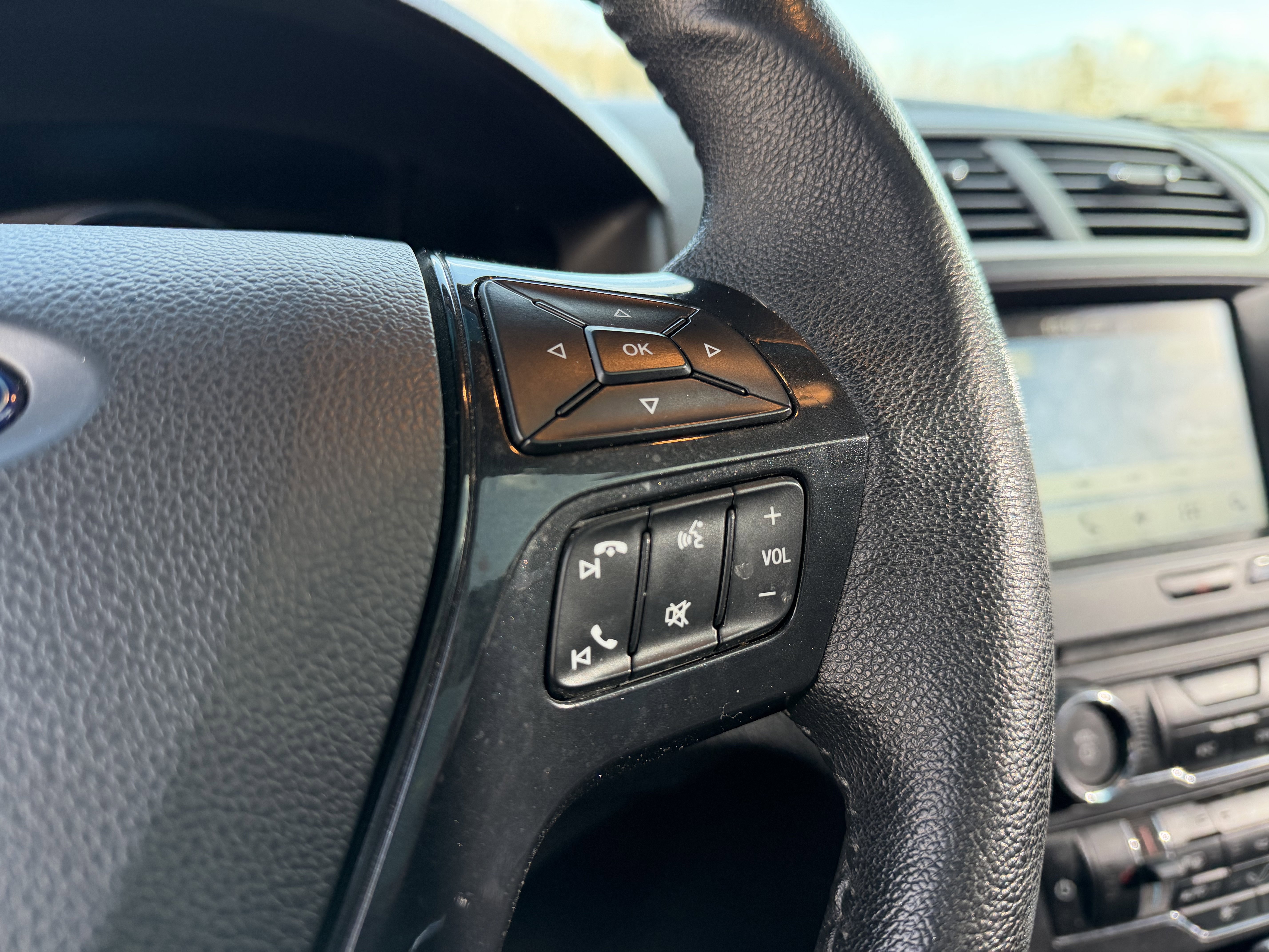 Used 2017 Ford Explorer XLT w/ Equipment Group 202A image 16