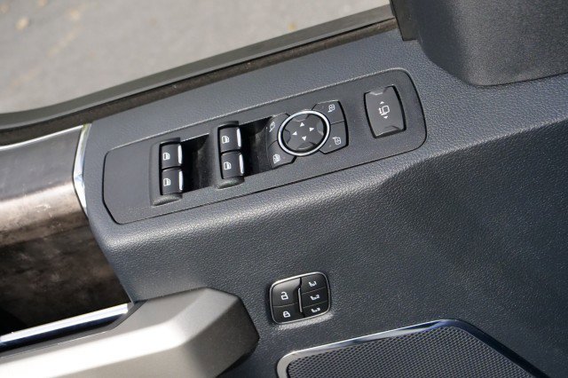 Used 2022 Ford F250 Lariat w/ Tremor Off-Road Package image 19