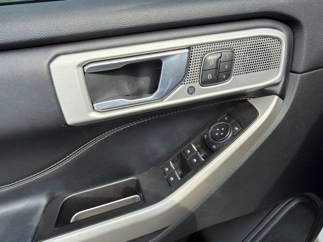 Used 2022 Ford Explorer Limited w/ Equipment Group 301A RWD image 9