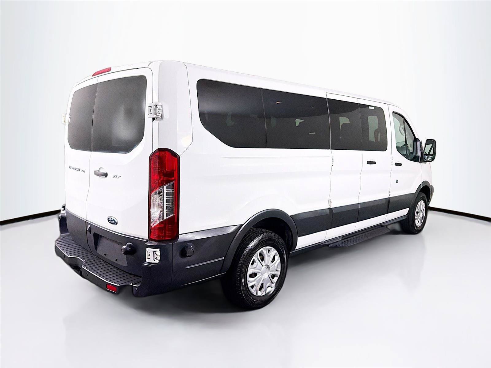Used 2016 Ford Transit 350 XLT RWD image 11