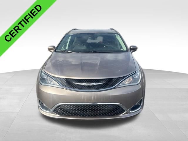 Used 2017 Chrysler Pacifica Touring-L FWD image 3